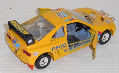 Bburago 0131 Peugeot 405 Raid M1:24