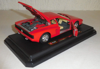 Bburago 0504 Ferrari Testarossa (1984) M1:24