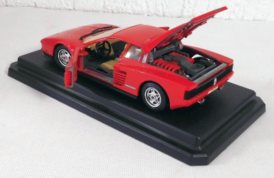 Bburago 0504 Ferrari Testarossa (1984) M1:24