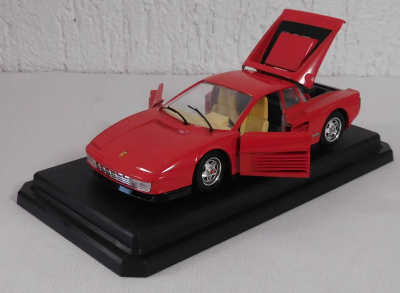 Bburago 0504 Ferrari Testarossa (1984) M1:24