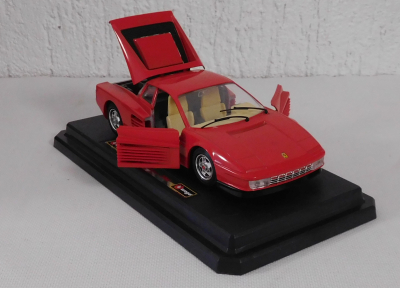Bburago 0504 Ferrari Testarossa (1984) M1:24