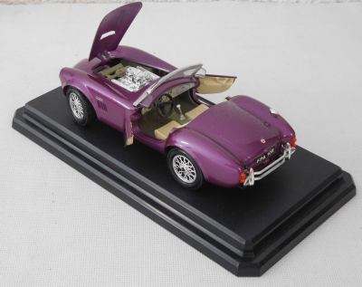 Bburago 0513 Ford AC Cobra 427 (1965) M1:24