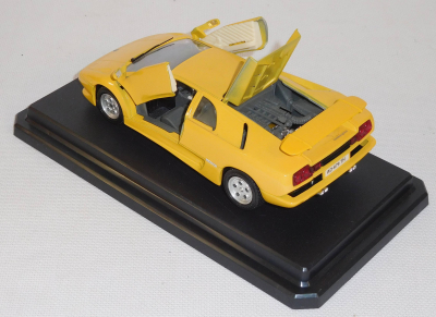 Bburago 0541 Lamborghini Diablo (1990) M1:24