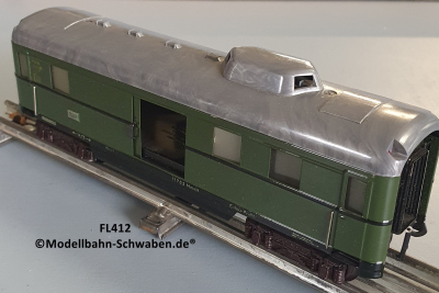 Fleischmann 412J Spur 0, Gepäckwagen 4-achsig, grün, Innenbeleuchtung