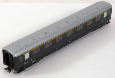 Märklin 42171 H0 Schnellzug-/Schürzenwagen A4üh, 1. Kl., ÖBB, OVP