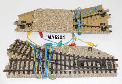 Märklin 5204 H0 M-Gleis Weiche Rechts, Weichenbogen 24° 17´, Elektrisch,