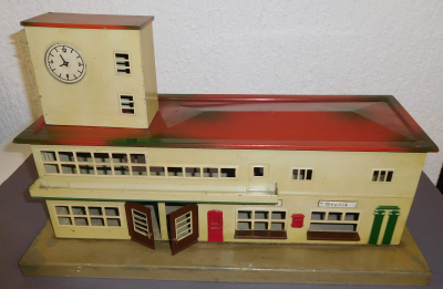 Märklin Bahnhof mit Uhr, Blech