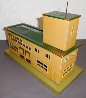 Märklin Spur 0 Bahnhof Friedrichshafen mit Uhr, Blech