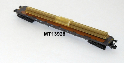 Minitrix 13928 N Flachwagen mit Rungen, Sgjs 716, bel.mit Schienen, DB