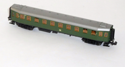 Roco 24213 N Schnellzugwagen 16 064 Hecht, 2.Kl., DB