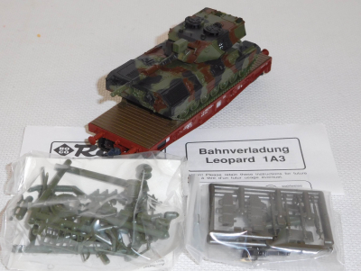 Roco Minitank 813 H0 Schwerlastwagen beladen mit Leopard, DB, OVP