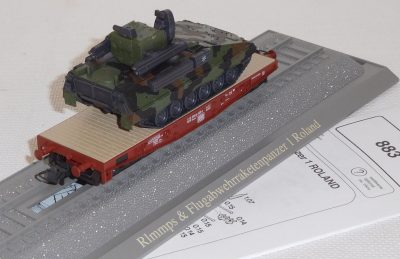 Roco Minitank 883 H0 Schwerlastwagen Rlmmps bel. mit Flugabwehrraketenpanzer 1 Roland, BW, DB, OVP