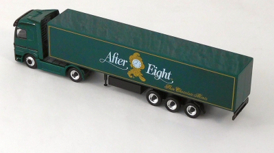 Schuco 22400 H0 1:87 MB Actros Koffersattelzug After Eight