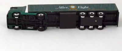 Schuco 22400 H0 1:87 MB Actros Koffersattelzug After Eight