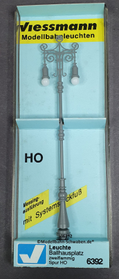 Viessmann 6392 H0 Leuchte, Ballhausplatz, zweiflammig, grau, OVP