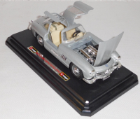 Bburago 0522 Mercedes Benz 300SL (1954) M1:24