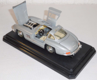 Bburago 0522 Mercedes Benz 300SL (1954) M1:24