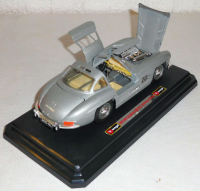 Bburago 0522 Mercedes Benz 300SL (1954) M1:24