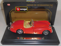 Bburago 1502 Jaguar XK 120 Roadster Rot (48) M1:24