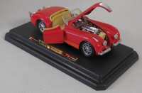 Bburago 1502 Jaguar XK 120 Roadster Rot (48) M1:24