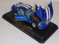 Bburago 1530 Dodge Viper GTSCoupe (1996) M1:24