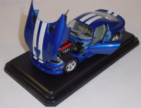 Bburago 1530 Dodge Viper GTSCoupe (1996) M1:24