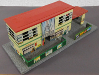 Blech #241101 Bahnhof mit Anbau, Durchgang, Fenster ausgestanzt