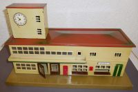 Märklin 418 Spur 0 Bahnhof Friedrichshafen mit Uhr, Blech, um 1938,