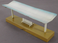 Märklin 422/2 Bahnsteig vor 1938, Schmale Dachwellen, kieselgrau/hellblau, Größe 200x45x80 mm