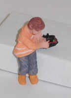 Märklin 68724 Spur 1 Figur, Sitzender Junge mit Lokomotive, OVP