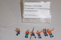 Preiser 10214 H0 Feuerwehrmänner im Schutzanzug mit Ausrüstung, EVP