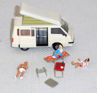 Preiser 3201 H0 Campingbus Mitsubishi L300 mit Campingzubehör, EVP