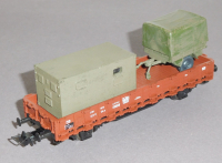 Roco #0005 H0 Rungenwagen, beladen mit militärischer Ausrüstung, DB, OVP