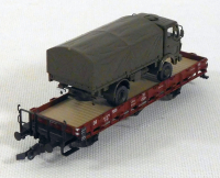 Roco 46482 H0 Rungenwagen beladen mit Militär LKW, DB, OVP