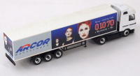 Schuco 22401 H0 1:87 MB Actros Koffersattelzug Arcor
