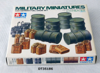 Tamiya 35186 M1:35 Diorama Set Deutsche Fässer und Kanister