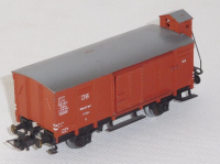 Trix 3420 H0 Gedeckter Güterwagen mit Bremserhaus 11851, DB