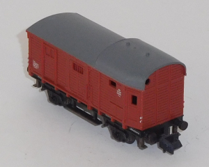 Arnold 4491 N Güterzugbegleitwagen, braun, DR