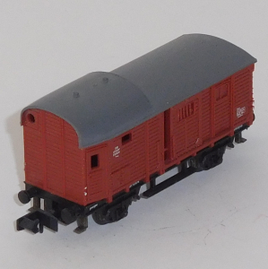 Arnold 4491 N Güterzugbegleitwagen, braun, DR