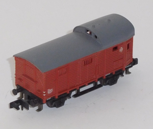 Arnold 4491 N Güterzugbegleitwagen, braun, DR