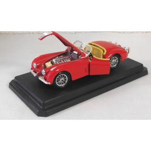 Bburago 1502 Jaguar XK 120 Roadster Rot (48) M1:24