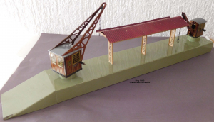 Bing 10505 Blech, Verladerampe mit 2 Kranen (Aufzugsvorrichtung), 705x105x150, Bauzeit ca.1913
