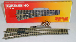 Fleischmann 6172W Weiche links elektrisch zur Montage der Weichenlaterne 6438