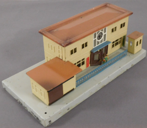 Märklin 414 Bahnhof mit Schuppen um 1949, Größe 260x120x90 mm