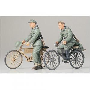 Tamiya 35240 M1:35 Deutsche Soldaten mit Fahrrad